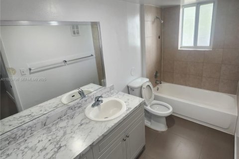 Снять в аренду квартиру в Катлер-Бей, Флорида 1 спальня, 40372.35м2, № 1982337 - фото 13