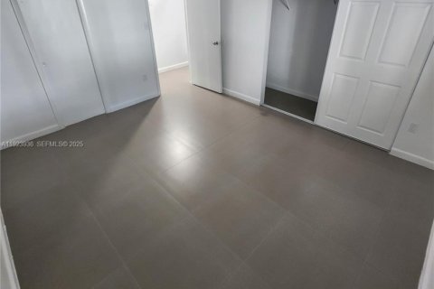 Снять в аренду квартиру в Катлер-Бей, Флорида 1 спальня, 40372.35м2, № 1982337 - фото 11