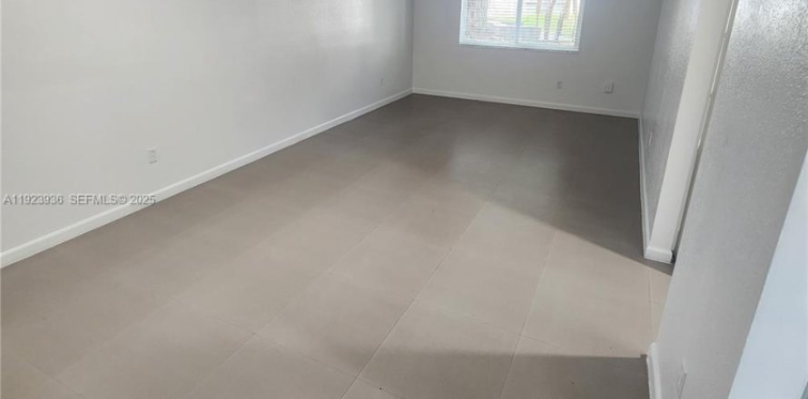 Квартира в Катлер-Бей, Флорида 1 спальня, 40372.4м2 № 1982337