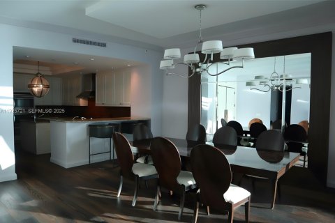 Condominio en venta en Bal Harbour, Florida, 3 dormitorios, 288.46 m2 № 1984574 - foto 5