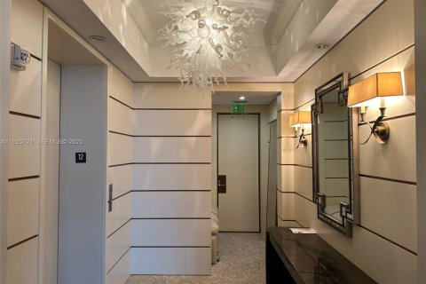 Condominio en venta en Bal Harbour, Florida, 3 dormitorios, 288.46 m2 № 1984574 - foto 8