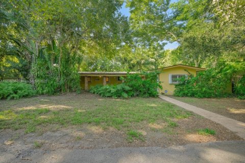 House in Palmetto Bay, Florida 4 bedrooms, 283.26 sq.m. № 1952920 - photo 3