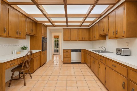 House in Palmetto Bay, Florida 4 bedrooms, 283.26 sq.m. № 1952920 - photo 6