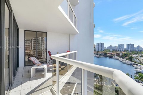 Condo in Aventura, Florida, 2 bedrooms  № 1696011 - photo 2