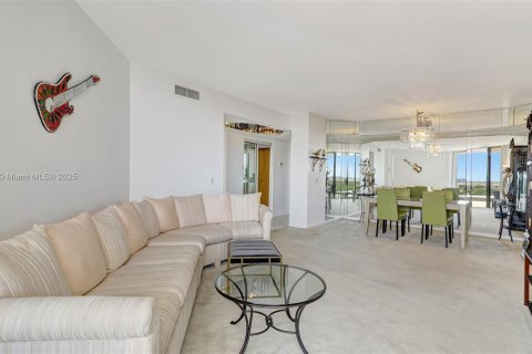 Condo in Aventura, Florida, 2 bedrooms  № 1696011 - photo 15