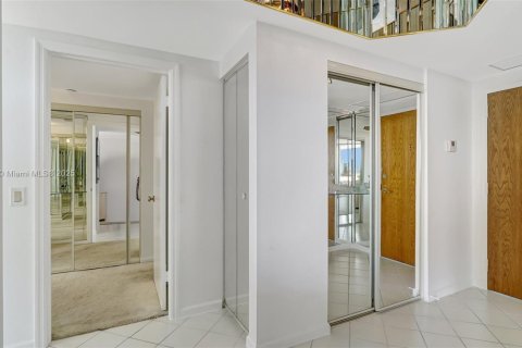 Condo in Aventura, Florida, 2 bedrooms  № 1696011 - photo 27