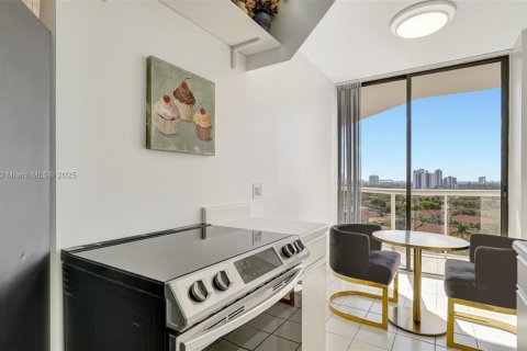 Condo in Aventura, Florida, 2 bedrooms  № 1696011 - photo 21