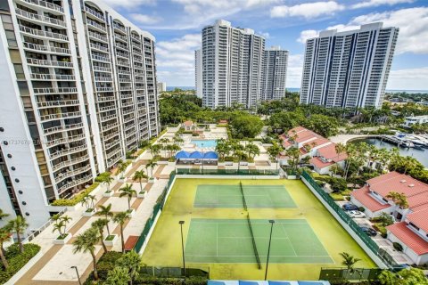 Condo in Aventura, Florida, 2 bedrooms  № 1696011 - photo 9