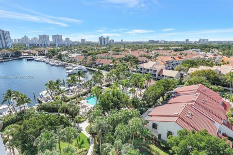 Condo in Aventura, Florida, 2 bedrooms  № 1696011 - photo 1