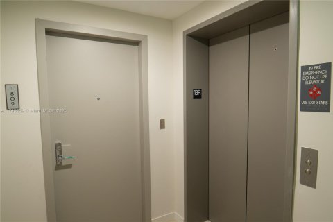 Copropriété à louer à Miami, Floride: 2 chambres, 116.78 m2 № 1700513 - photo 5