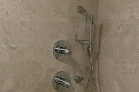 Copropriété à louer à Miami, Floride: 2 chambres, 116.78 m2 № 1700513 - photo 23