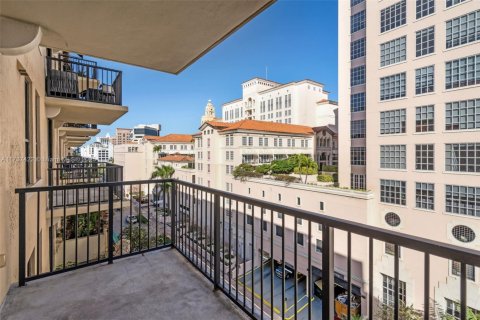 Condo in Coral Gables, Florida, 1 bedroom  № 1486147 - photo 21