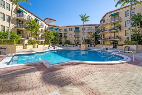 Condo in Coral Gables, Florida, 1 bedroom  № 1486147 - photo 2
