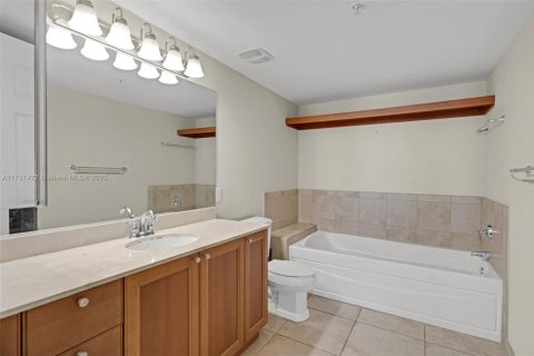 Condo in Coral Gables, Florida, 1 bedroom  № 1486147 - photo 17