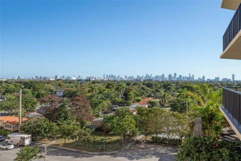Condo in Coral Gables, Florida, 1 bedroom  № 1486147 - photo 22