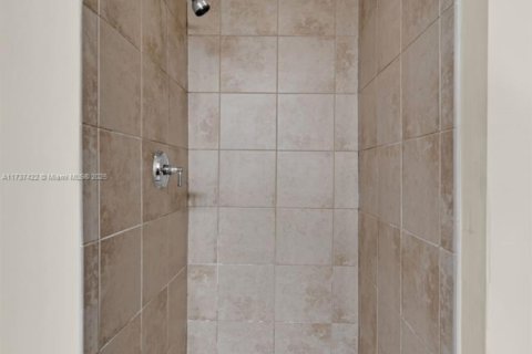 Condo in Coral Gables, Florida, 1 bedroom  № 1486147 - photo 15