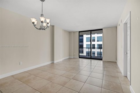 Condo in Coral Gables, Florida, 1 bedroom  № 1486147 - photo 9