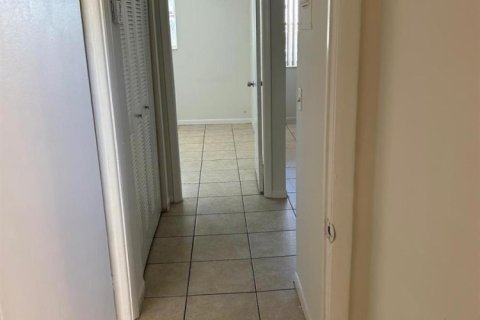 Copropriété à louer à Oakland Park, Floride: 2 chambres, 77.11 m2 № 2290174 - photo 15
