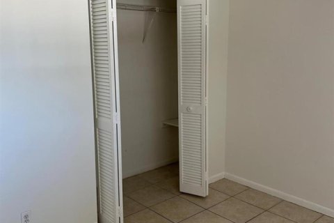 Copropriété à louer à Oakland Park, Floride: 2 chambres, 77.11 m2 № 2290174 - photo 4