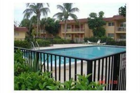 Condo à Oakland Park, Floride, 2 chambres  № 2290174