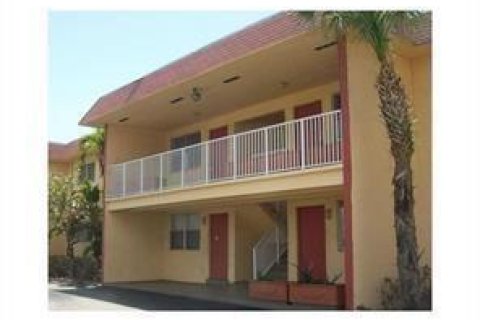 Copropriété à louer à Oakland Park, Floride: 2 chambres, 77.11 m2 № 2290174 - photo 2