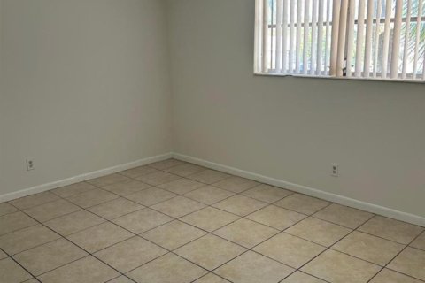 Copropriété à louer à Oakland Park, Floride: 2 chambres, 77.11 m2 № 2290174 - photo 11