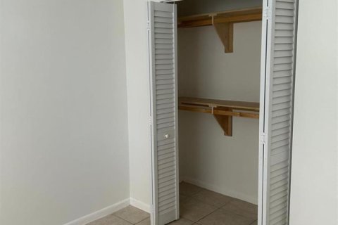 Copropriété à louer à Oakland Park, Floride: 2 chambres, 77.11 m2 № 2290174 - photo 3