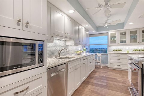 Condominio en venta en Sarasota, Florida, 2 dormitorios, 189.06 m2 № 1719185 - foto 16