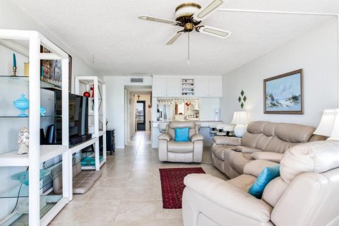 Condo in Indian Shores, Florida, 2 bedrooms № 2093834 - photo 28