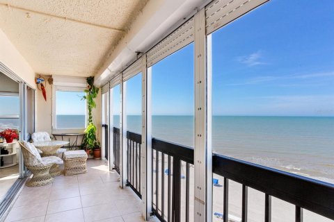 Condo in Indian Shores, Florida, 2 bedrooms № 2093834 - photo 24