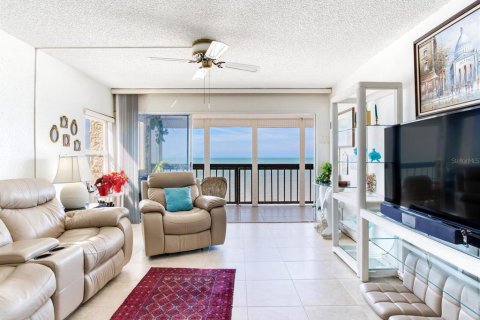 Condo in Indian Shores, Florida, 2 bedrooms № 2093834 - photo 18