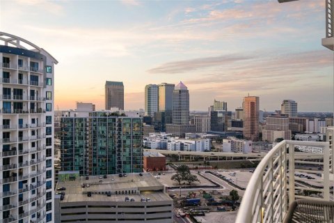 Condo in Tampa, Florida, 3 bedrooms № 2197424 - photo 22