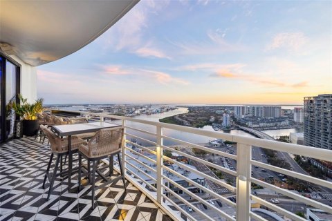 Condo in Tampa, Florida, 3 bedrooms № 2197424 - photo 17