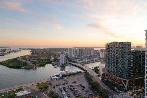 Condo in Tampa, Florida, 3 bedrooms № 2197424 - photo 23