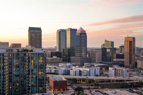 Condo in Tampa, Florida, 3 bedrooms № 2197424 - photo 20