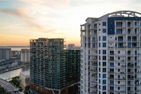 Condo in Tampa, Florida, 3 bedrooms № 2197424 - photo 21