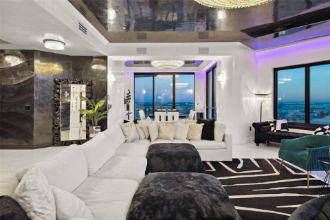 Condo in Tampa, Florida, 3 bedrooms № 2197424 - photo 5