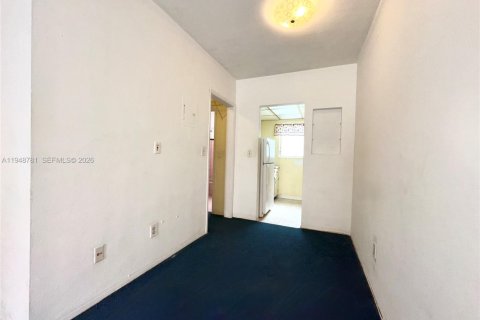 Снять в аренду кондоминиум в Майами-Бич, Флорида 37.72м2, № 2004659 - фото 2