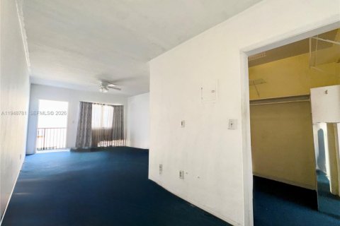 Снять в аренду кондоминиум в Майами-Бич, Флорида 37.72м2, № 2004659 - фото 3