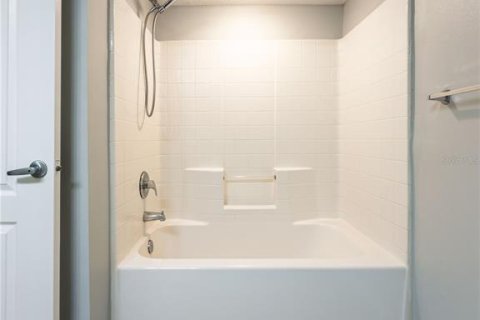 Condo in Orlando, Florida, 1 bedroom № 2101962 - photo 14