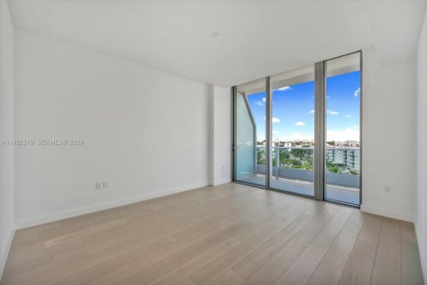 Copropriété à vendre à Bay Harbor Islands, Floride: 2 chambres, 171.96 m2 № 2049203 - photo 9