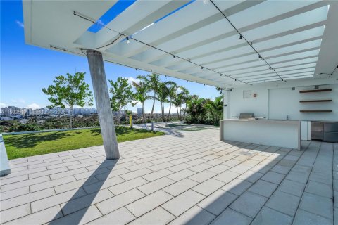 Copropriété à vendre à Bay Harbor Islands, Floride: 2 chambres, 171.96 m2 № 2049203 - photo 18