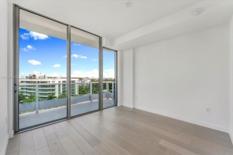 Copropriété à vendre à Bay Harbor Islands, Floride: 2 chambres, 171.96 m2 № 2049203 - photo 6