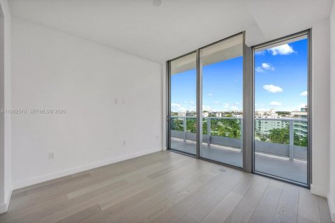 Copropriété à vendre à Bay Harbor Islands, Floride: 2 chambres, 171.96 m2 № 2049203 - photo 7