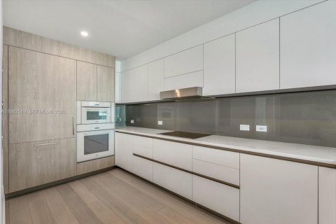 Copropriété à vendre à Bay Harbor Islands, Floride: 2 chambres, 171.96 m2 № 2049203 - photo 5