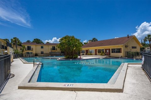 Copropriété à vendre à Tampa, Floride: 1 chambre, 69.68 m2 № 2197115 - photo 2