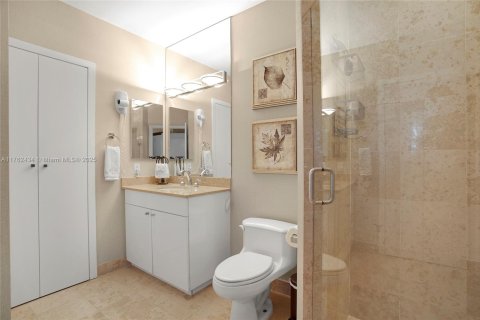 Copropriété à vendre à Miami Beach, Floride: 2 chambres, 128.21 m2 № 1707549 - photo 19