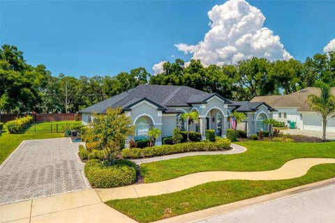 House in Mount Dora, Florida 4 bedrooms, 221.57 sq.m. № 2309007 - photo 18
