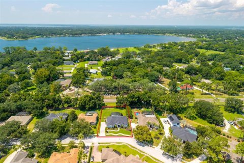 House in Mount Dora, Florida 4 bedrooms, 221.57 sq.m. № 2309007 - photo 12