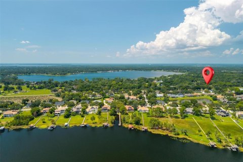 House in Mount Dora, Florida 4 bedrooms, 221.57 sq.m. № 2309007 - photo 3